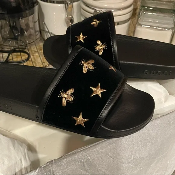 Authentic Gucci velvet slides with bee/star embroidered emblem - Picture 2 of 9
